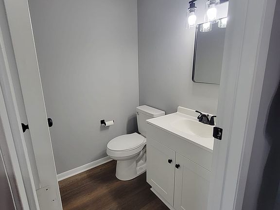 4th image of 645 Villa Rd APT B