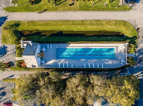 3rd image of 136 Beach Park Ln