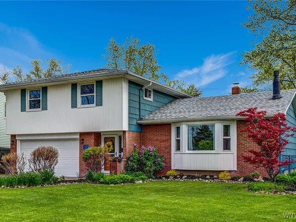 64 Huntleigh Cir, Amherst, NY 14226