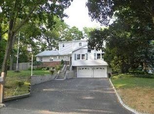 5 Boulder Way, Hauppauge, NY 11788