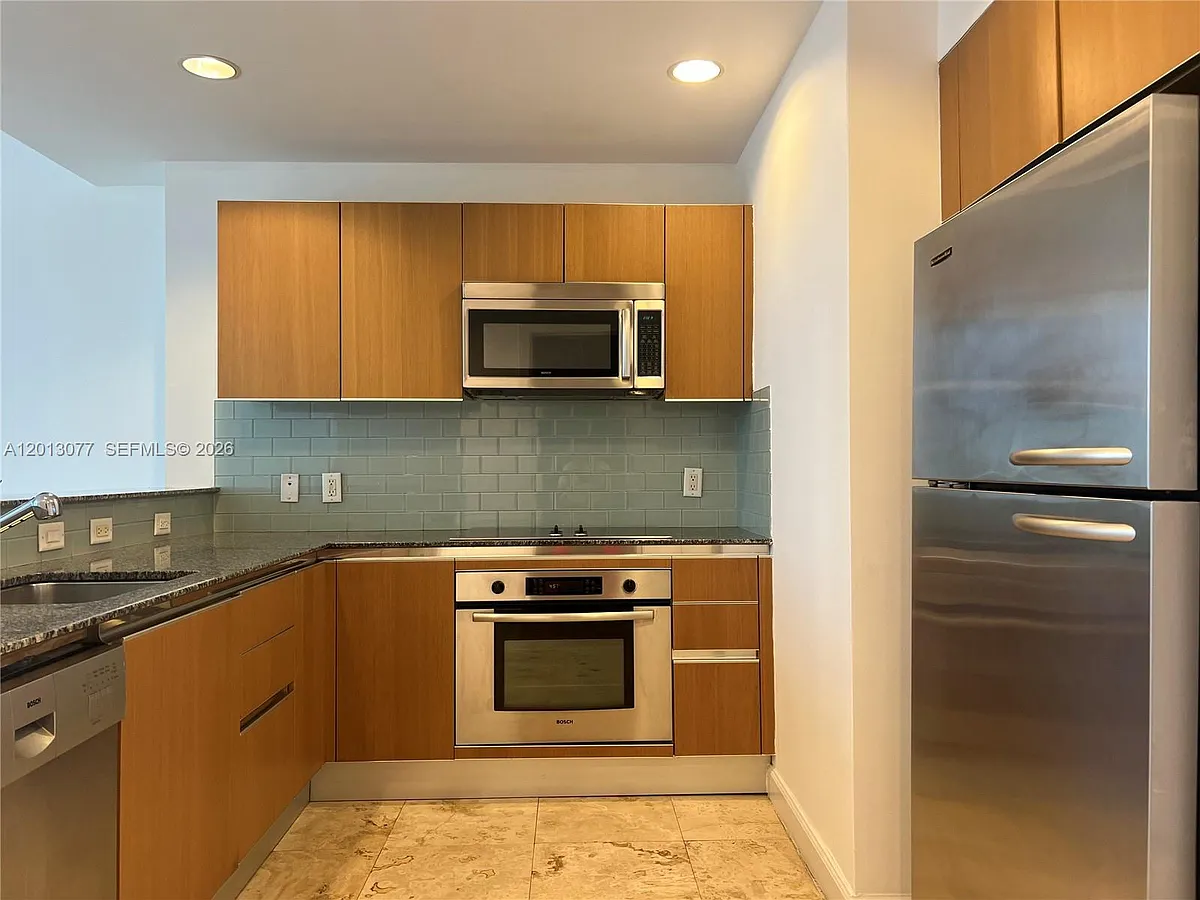 Building Photo - 1050 Brickell Ave #1912
