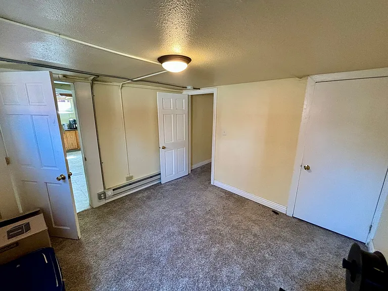 318 Scott Ave #B — Photo 12