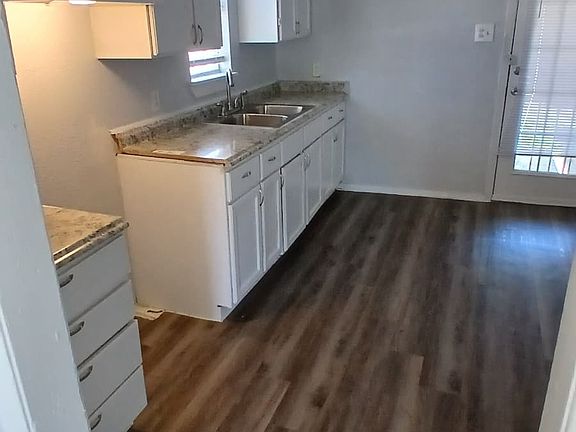 2nd image of 1430 Onslow St