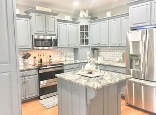 8949 Seven Lakes Dr, Ooltewah, TN 37363