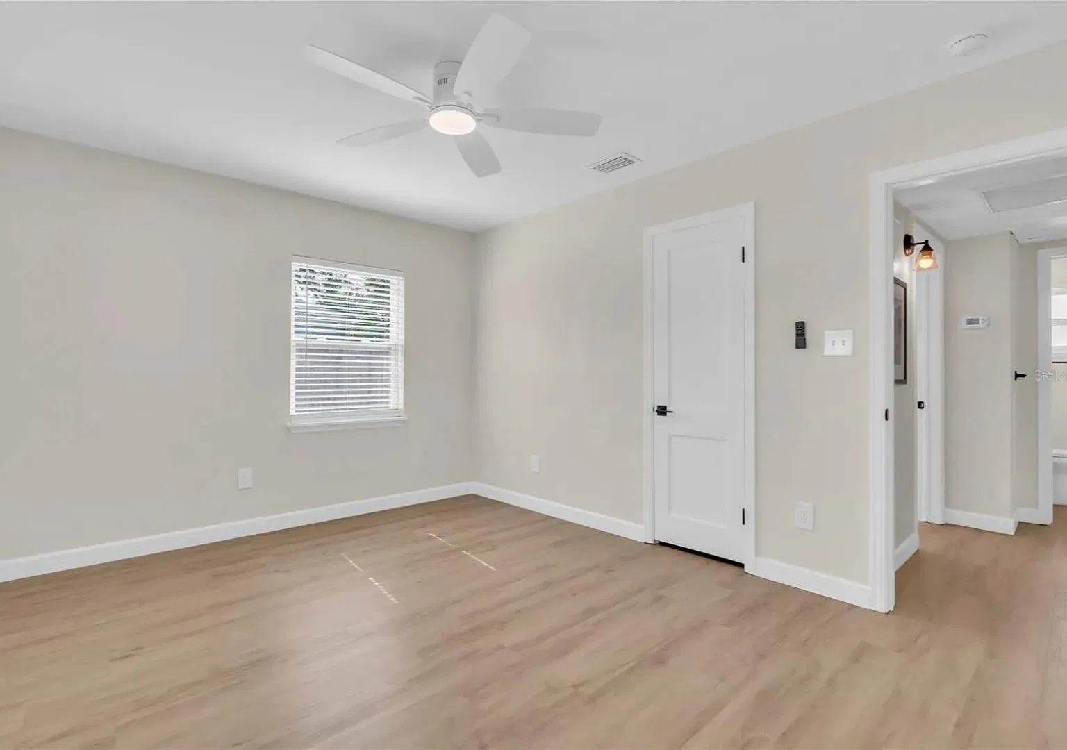 3 bed, 1296 sqft, $3,450 — Photo 4