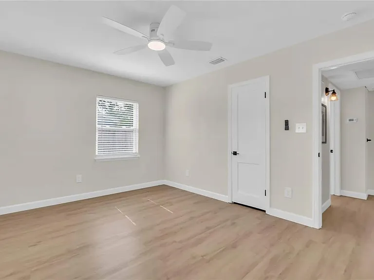 5215 S Puritan Ave — Photo 5