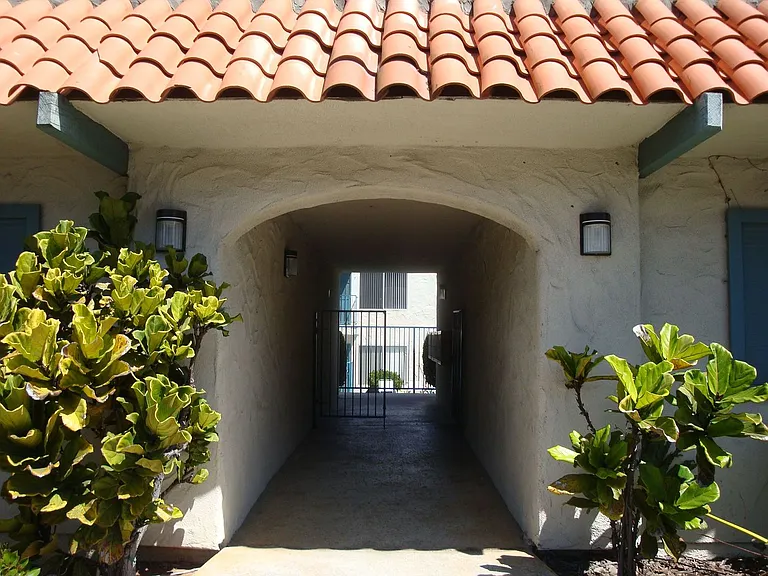 2625 Camulos St — Photo 17