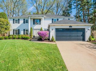2848 Kingsbury Dr, Rocky River, OH 44116