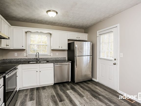3rd image of 215 Austin Dr