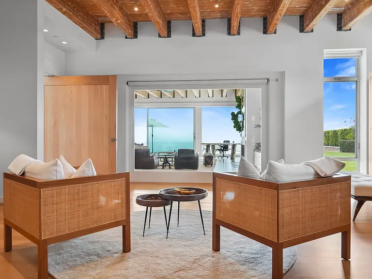 Stunning ocean views through large windows.