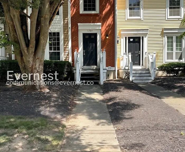 1268 Michigan Ave — Photo 41