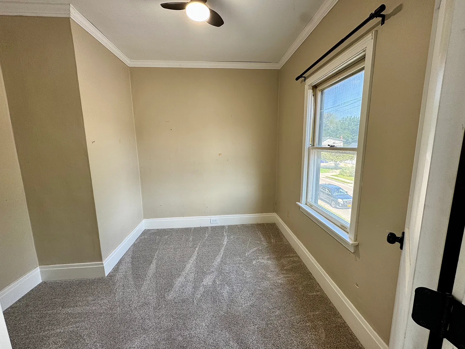 3 bed, 950 sqft, $1,200 — Photo 4