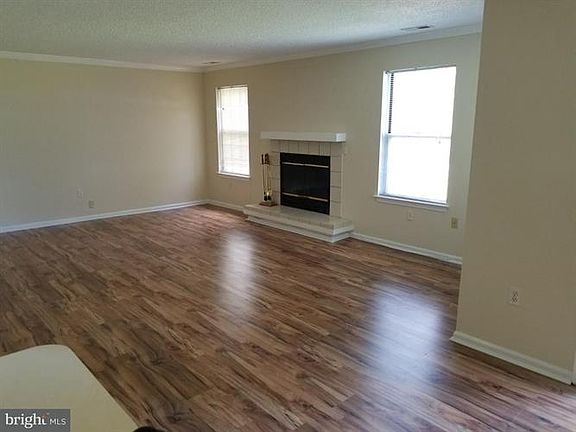 5th image of 807 Eagles Chase Dr