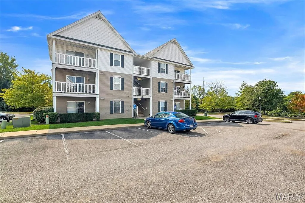 2 bed, 2.0 bath, 951 sqft, $1,800 — Photo 1