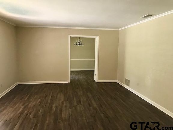 4th image of 1614 Everglades Dr