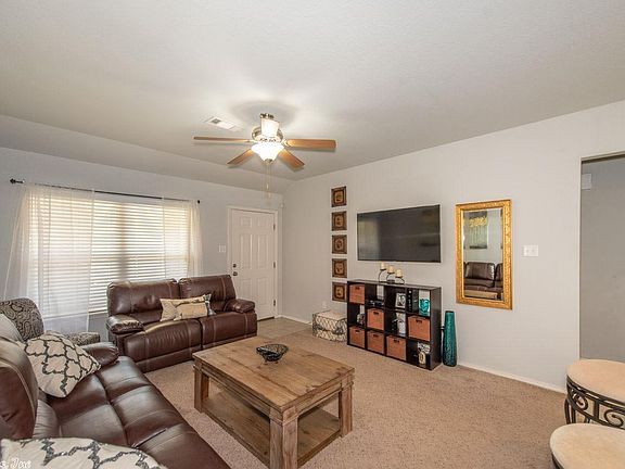 4th image of 1101 Matehuala Blvd