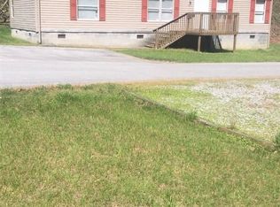 121 Greenwood Rd, Middlesboro, KY 40965