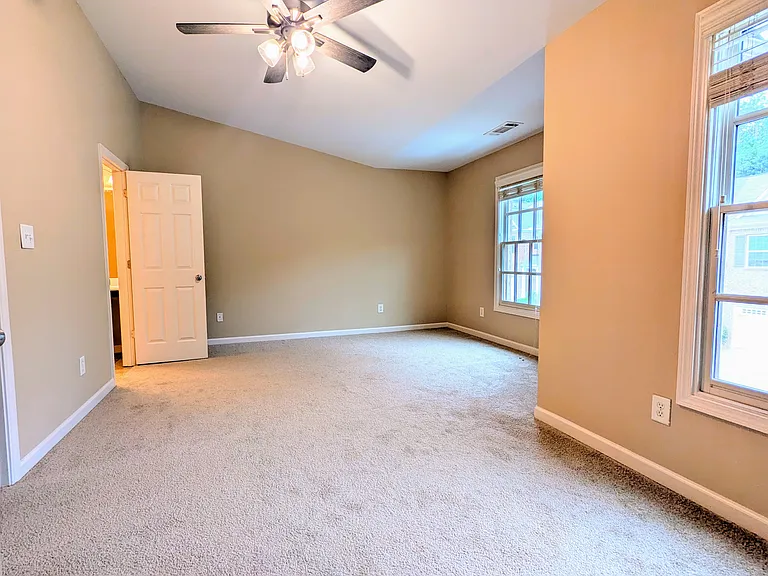 300 Knelston Oak Dr — Photo 17