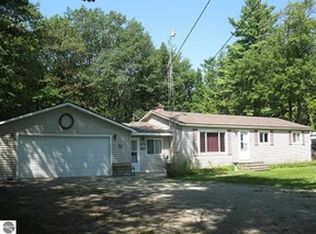 11 N Huron Rd, Au Gres, MI 48703
