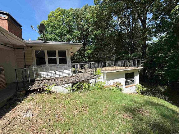 5th image of 300 Neill Rd