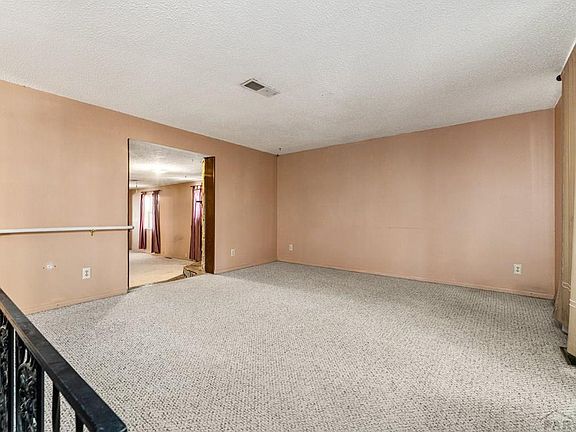 5th image of 1636 Jackson St