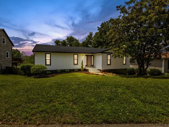 2008 Hartford Ct, Lexington, KY 40514