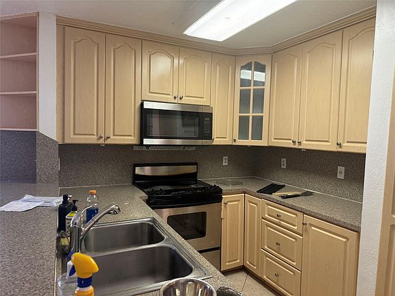 5th image of 4350 SW 72nd Ter