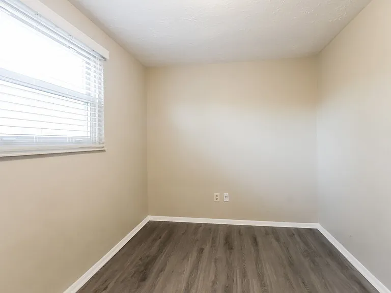 8931 Squire Ct — Photo 16
