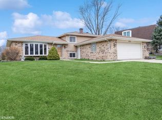 8214 Sawyer Rd, Darien, IL 60561