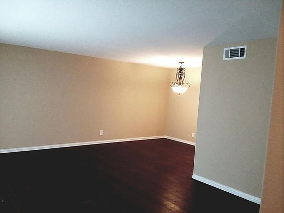 4th image of 4930 Rockport Dr