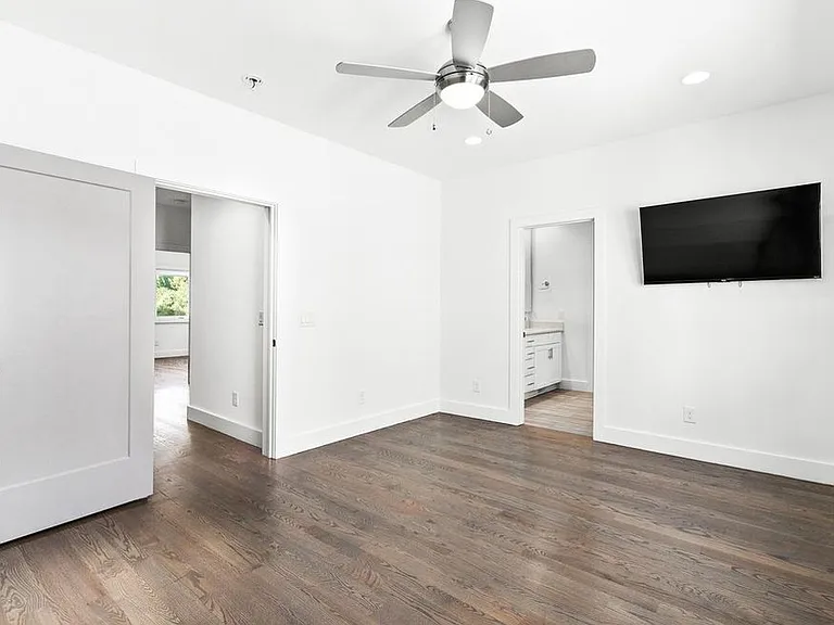 902 Archer St — Photo 1