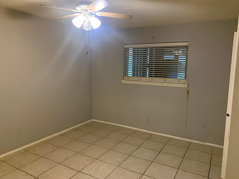 4811 S Utica Ave — Photo 11