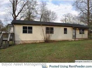 42 4th Ave SE, Graysville, AL 35073