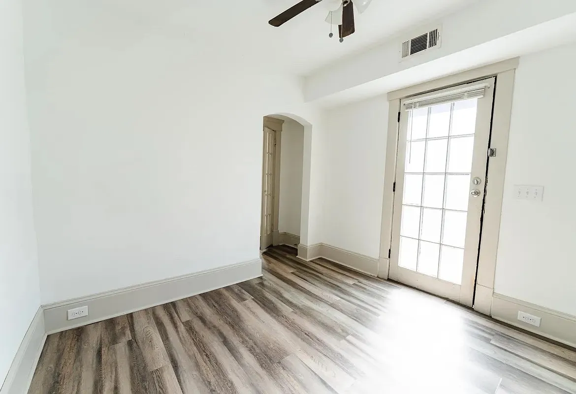 1 bed, 700 sqft, $1,300 — Photo 4