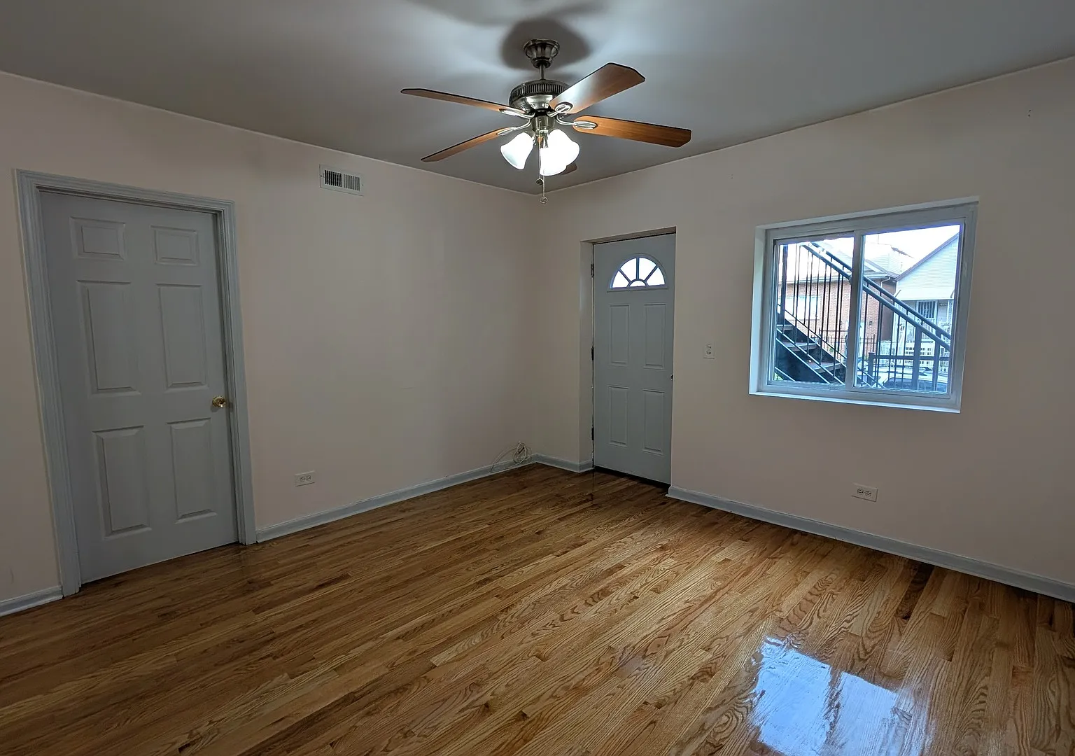 2 bed, 800 sqft, $1,300 — Photo 4