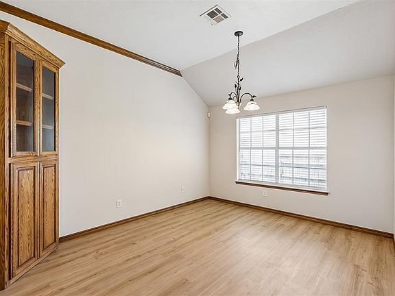 5th image of 2613 Jefferson Dr