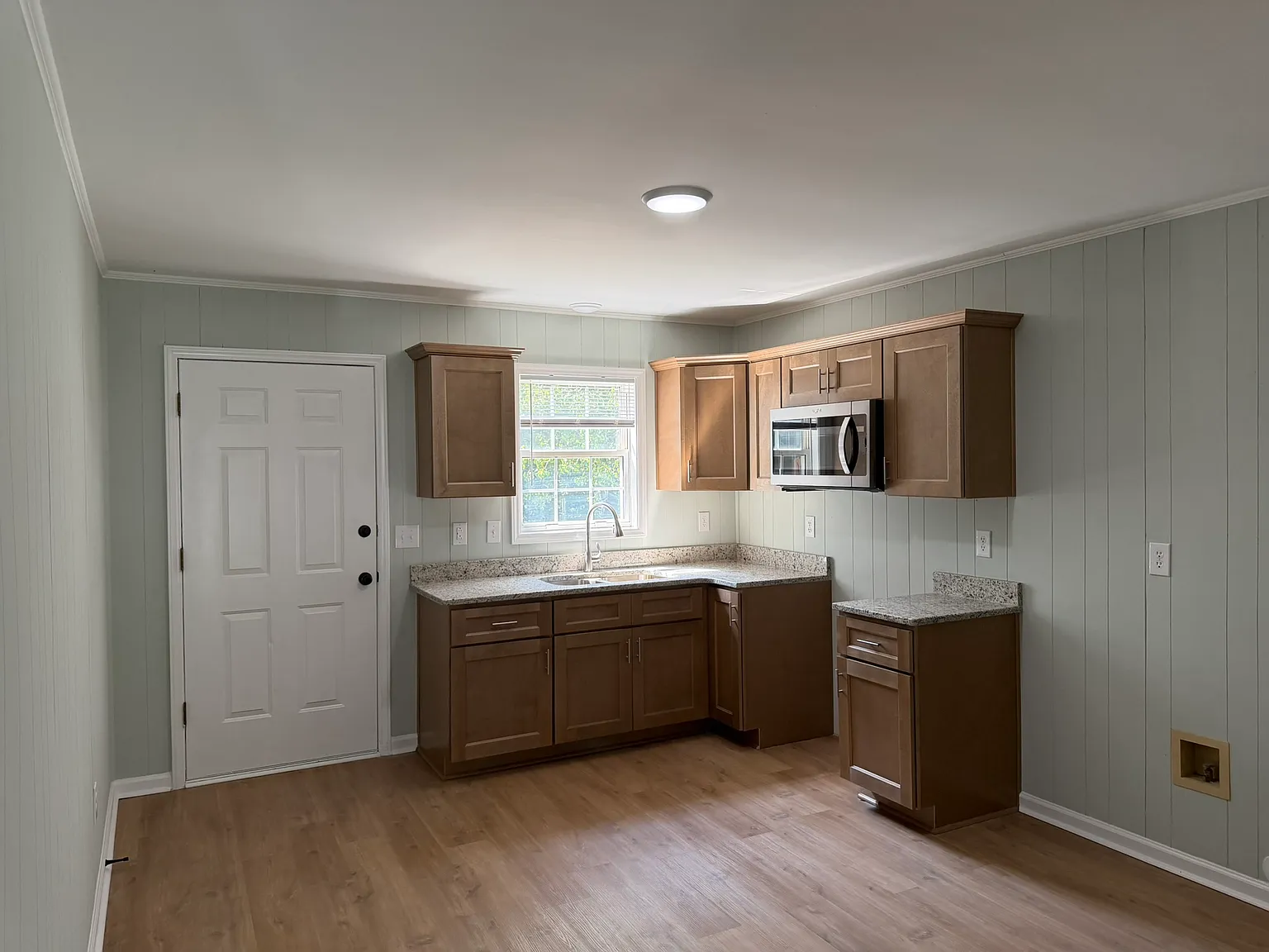 2 bed, $995 — Photo 3