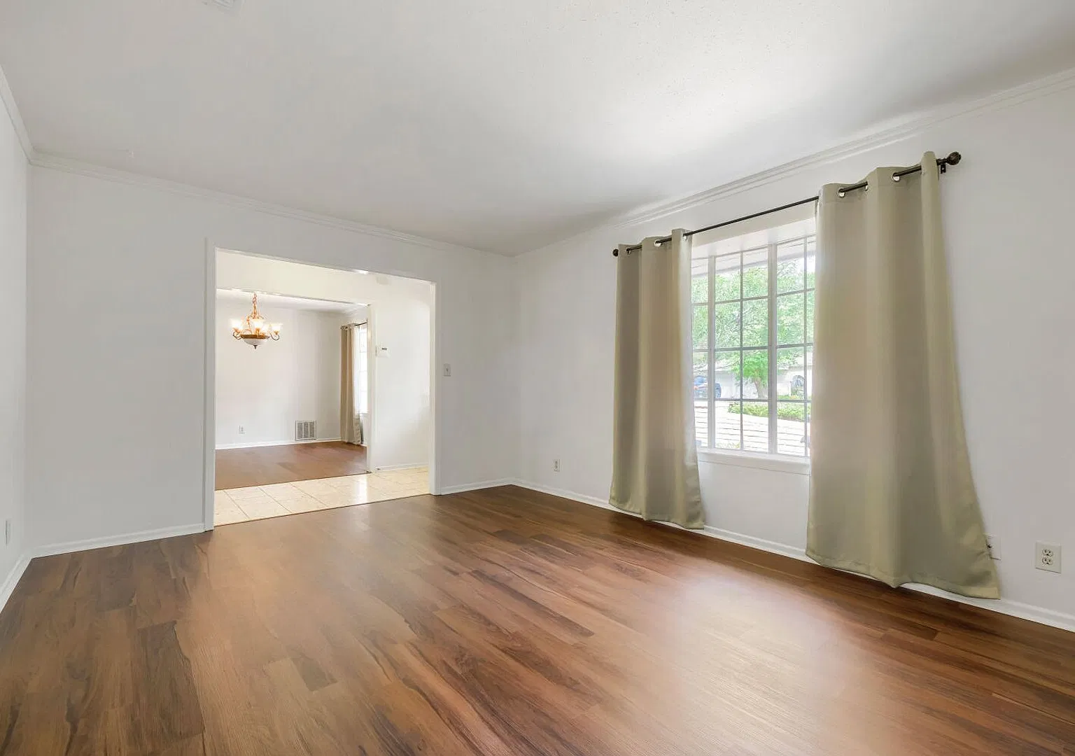 Beautiful 4-Bedroom Windcrest Home with Pool — Photo 3