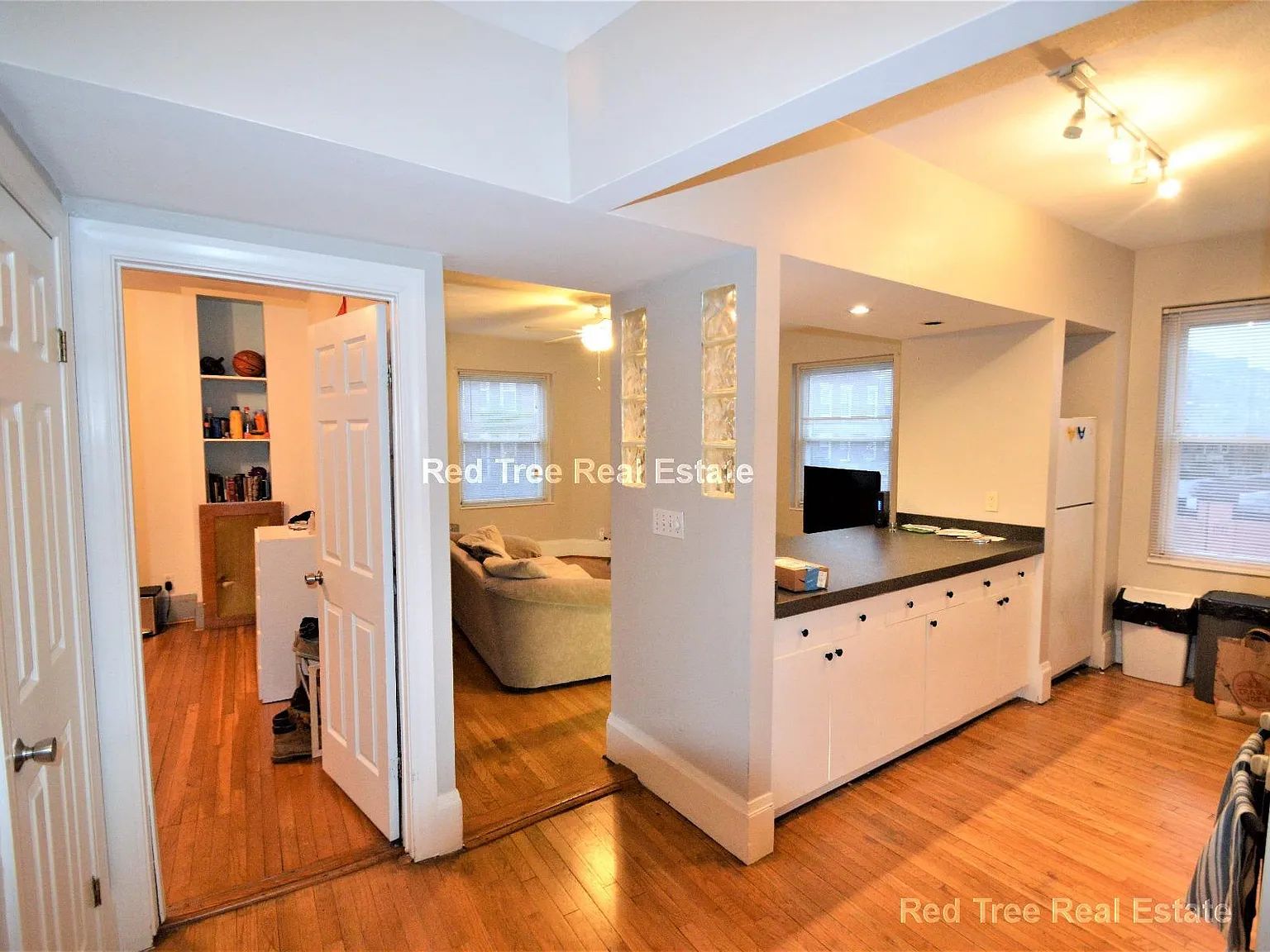 5 bed, 1750 sqft, $6,200 — Photo 3