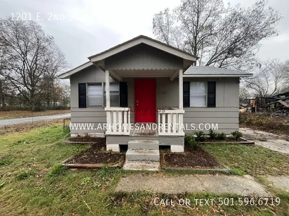 1201 E 2nd St, Stuttgart, AR 72160