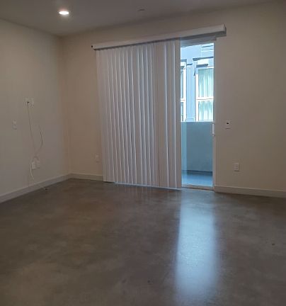 5th image of 6515 S Crenshaw Blvd #204