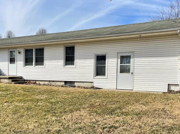 506 Walnut St, Carrollton, MO 64633