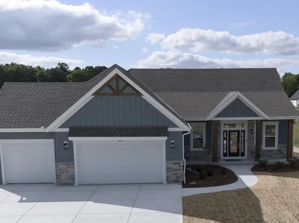 479 Sandstone STREET, Slinger, WI 53086