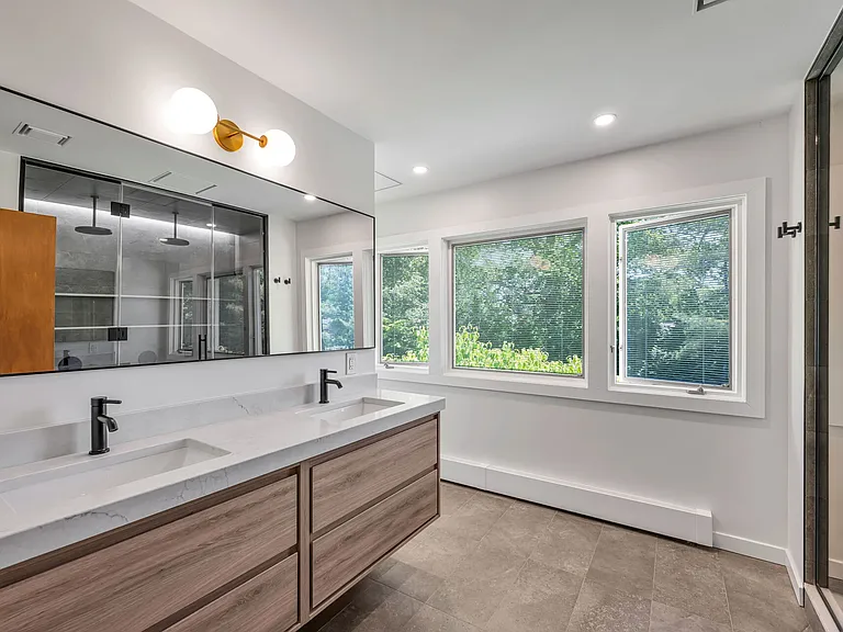 439 Summit St — Photo 21