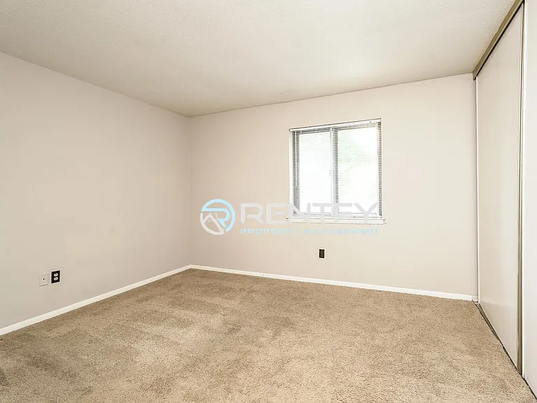 2260 Sunderland Rd — Photo 7