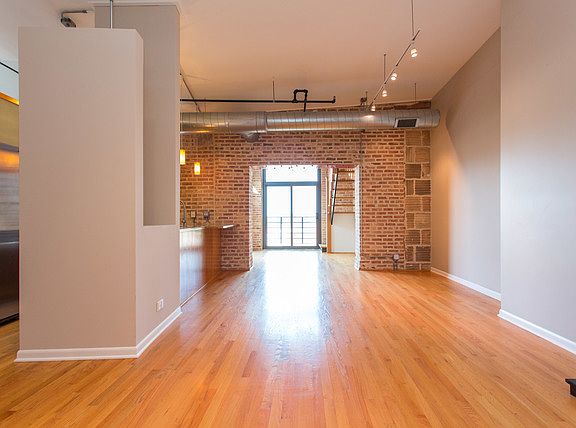4th image of 2511 W Moffat St APT 503-F