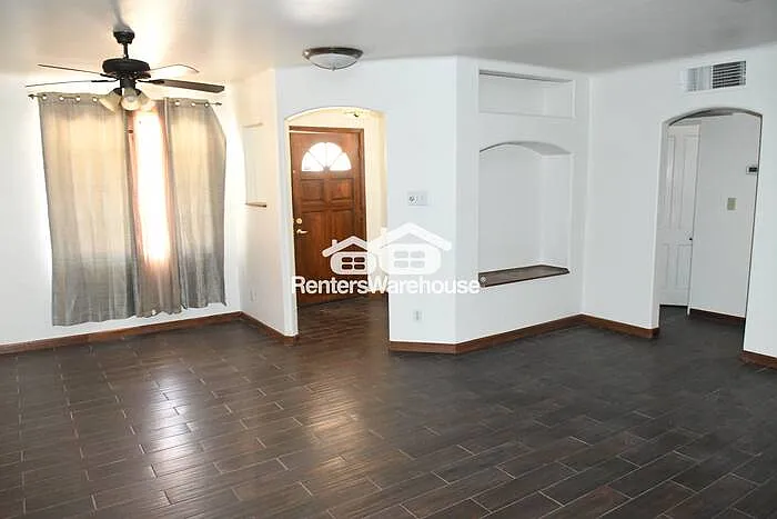 325 W Highland Ave — Photo 4