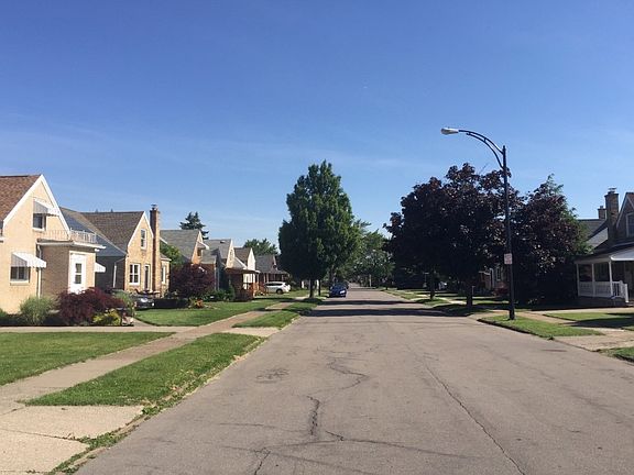 5th image of 157 Fenton St