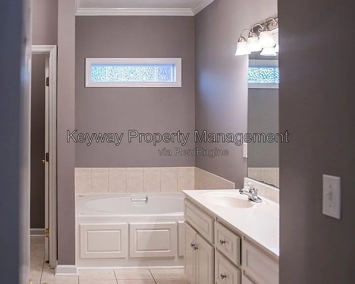 242 Stonington Dr — Photo 15