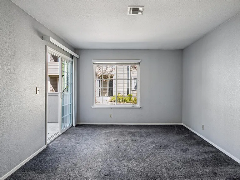 600 Canyon Oaks Dr #F — Photo 29
